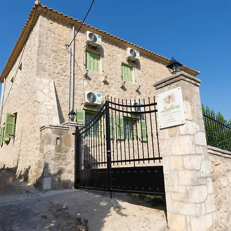 Dervisia Stonehouse 4 *