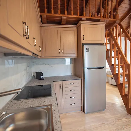 Dervisia Stonehouse 4