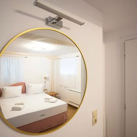 Dervisia Stonehouse 4 * Λαζαράτα